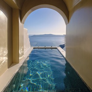 Pegasus Cave Hot Tub Suite