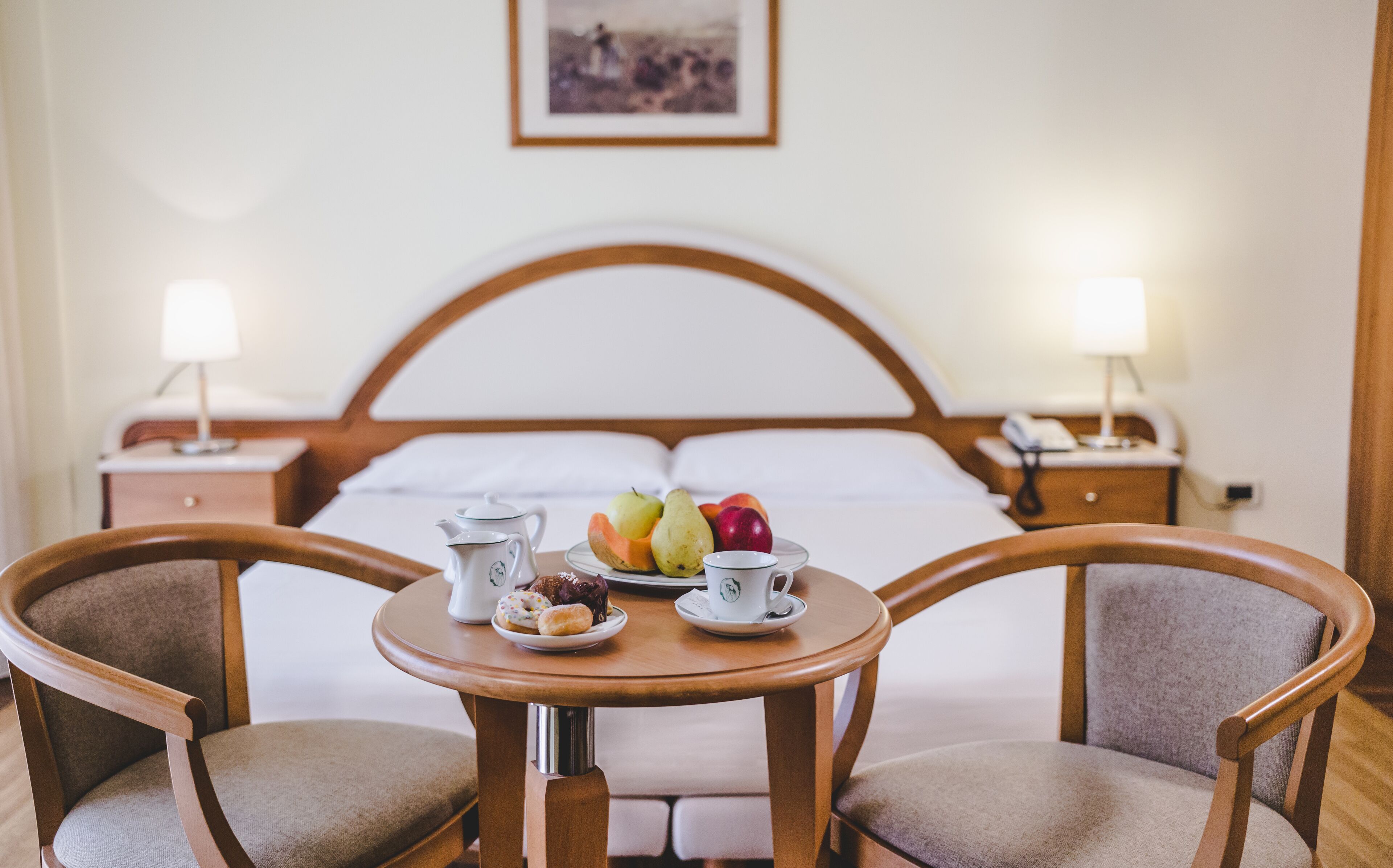 Hochwertige Bettwaren, Daunenbettdecken, Minibar, Zimmersafe