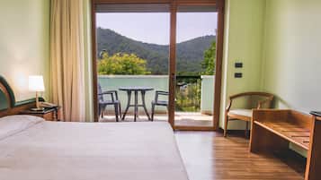 Premium bedding, down duvets, minibar, in-room safe