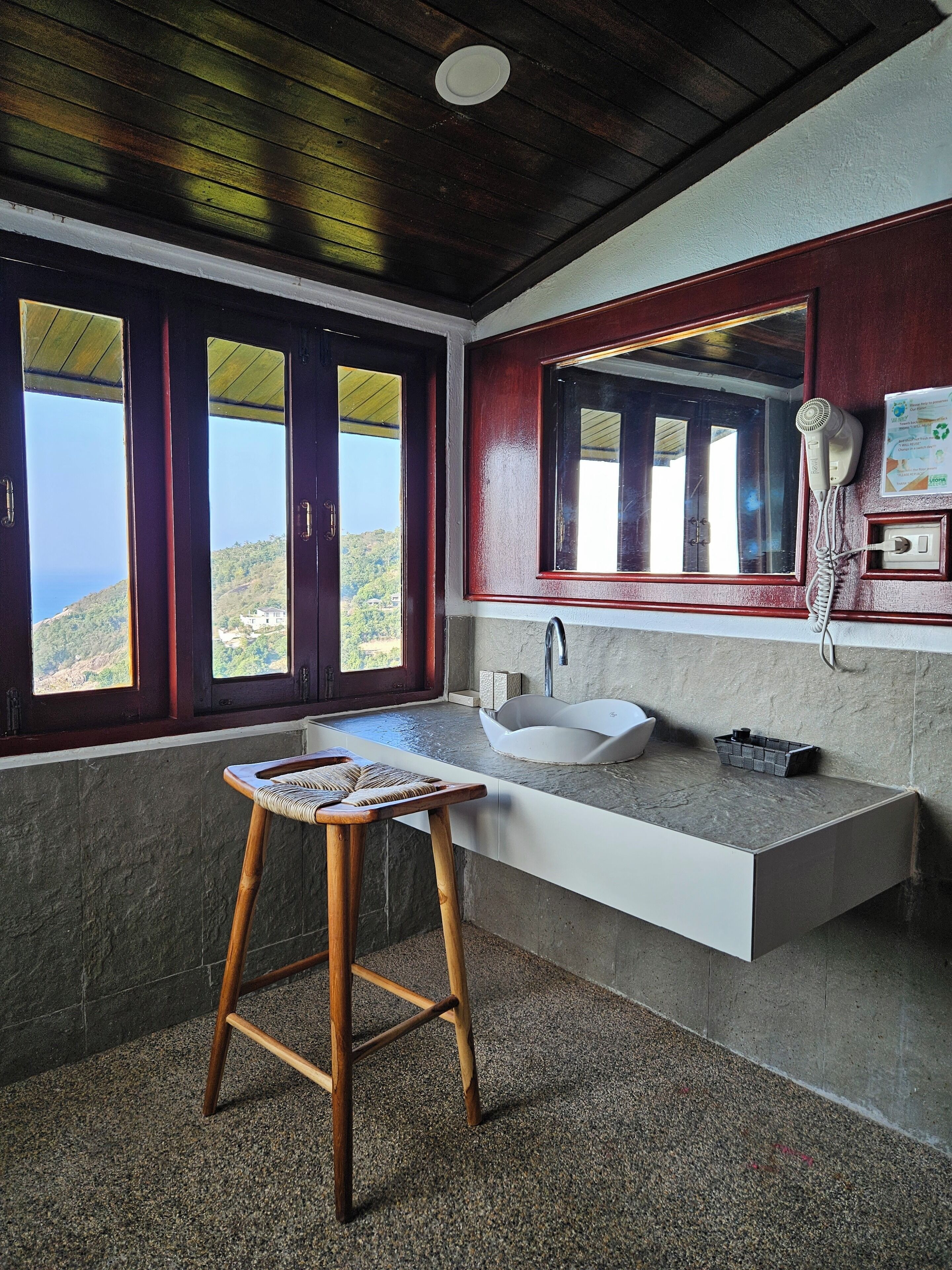 jacuzzi seaview | bathroom | free toiletries, hair dryer, towels