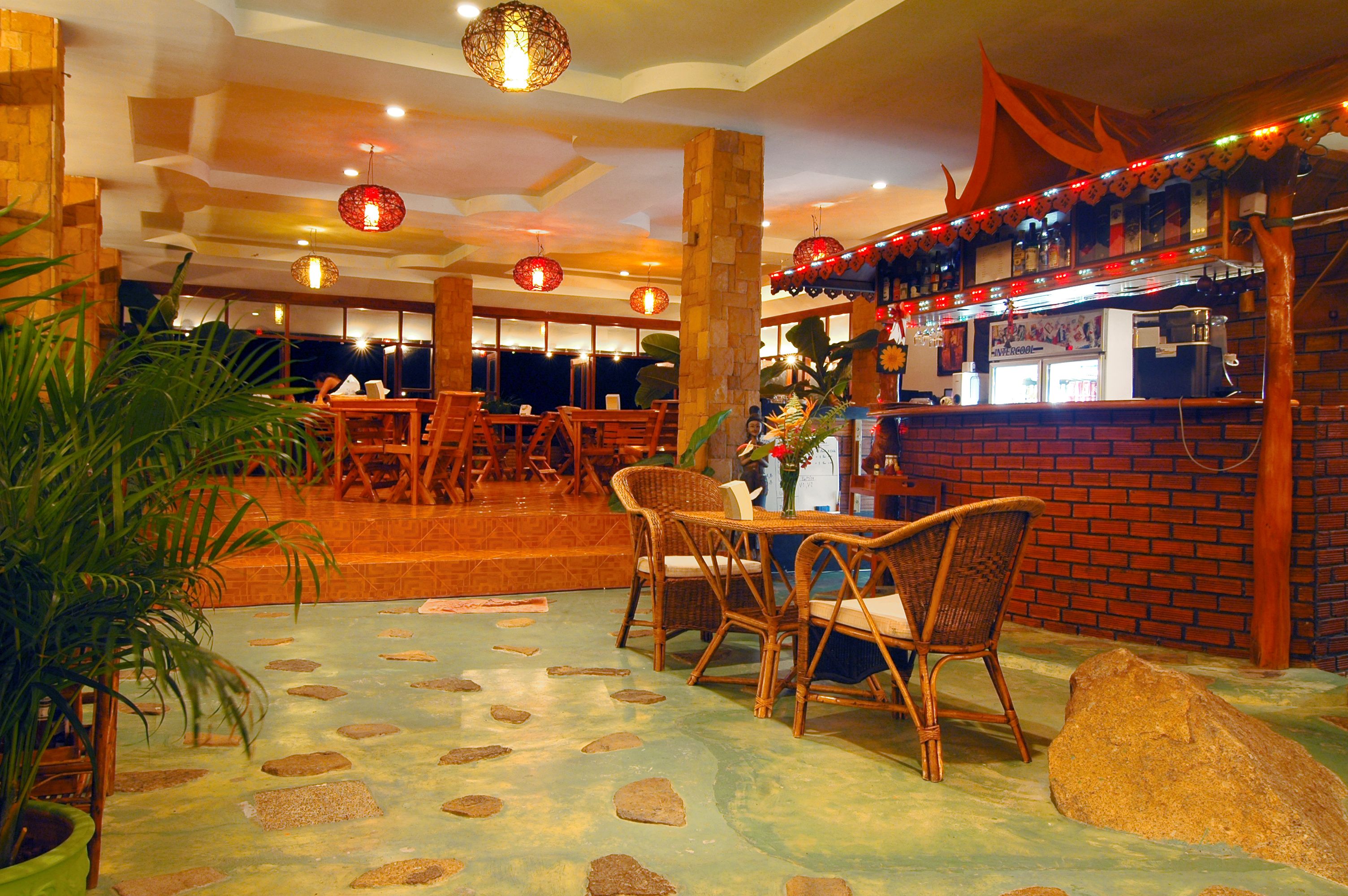 lunch, dinner served; international cuisine, sea views