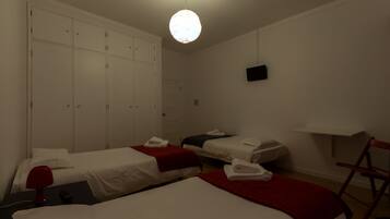 Twin Room, Shared Bathroom | Desk, iron/ironing board, free cots/infant beds, free WiFi