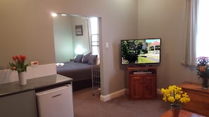 Deluxe-Suite | Schallisolierte Zimmer, Bügeleisen/Bügelbrett, kostenloses WLAN