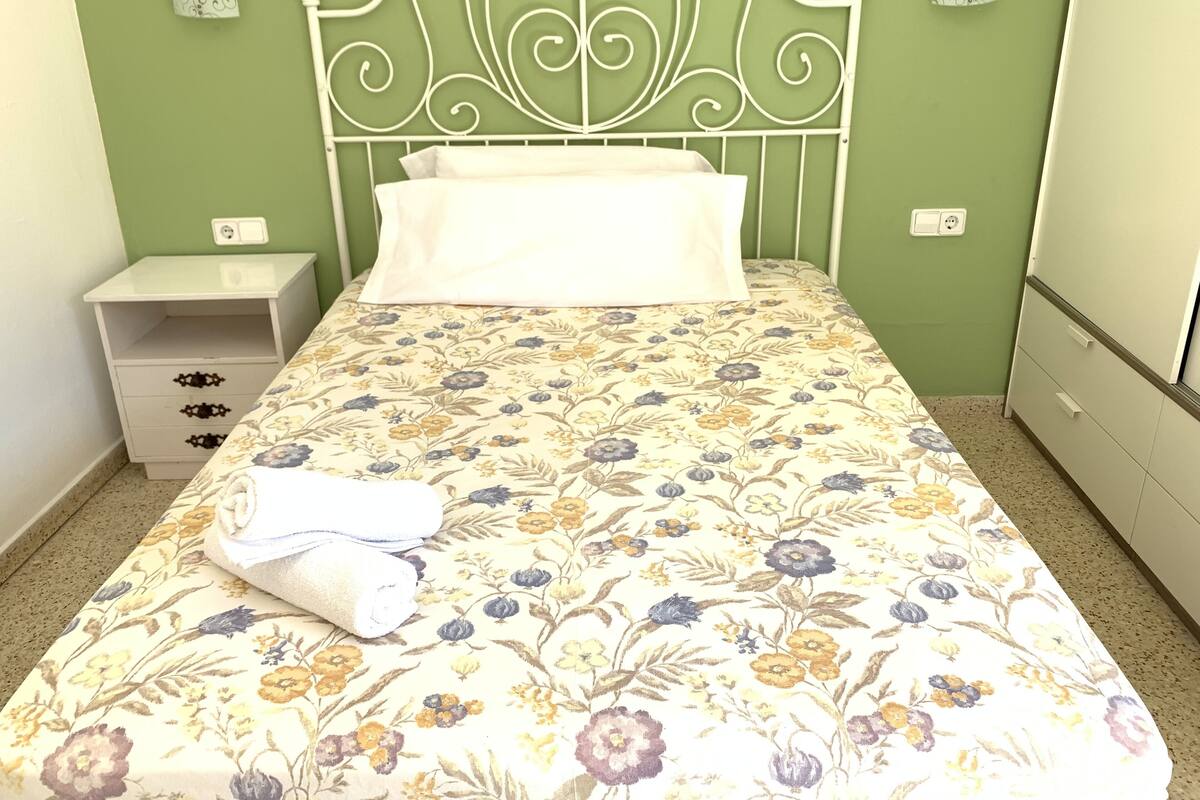 Departamento clásico | Tabla de planchar con plancha, cunas, camas extra y wifi gratis