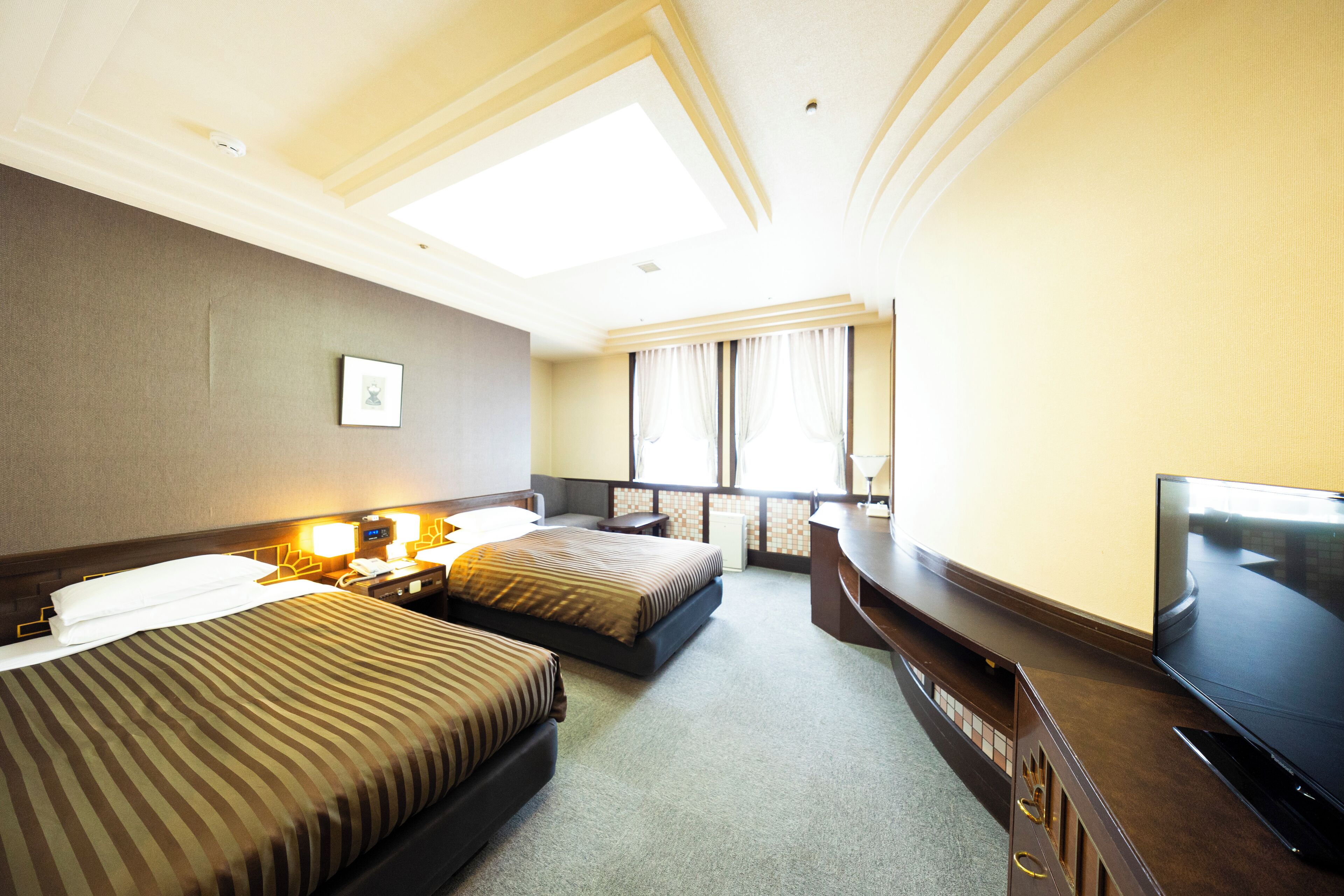 Desk, laptop workspace, free WiFi, bed sheets