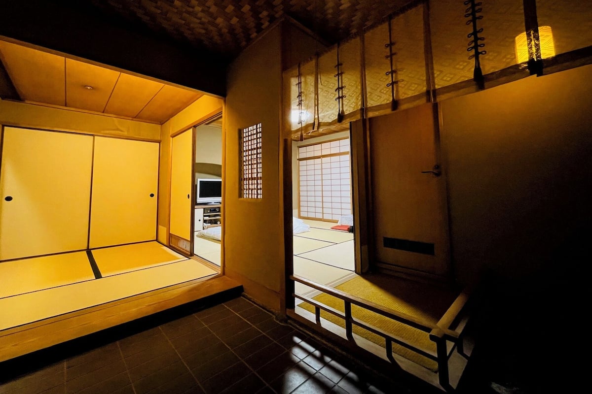 Japanese Style Room, Smoking | Desk, free WiFi, bed sheets