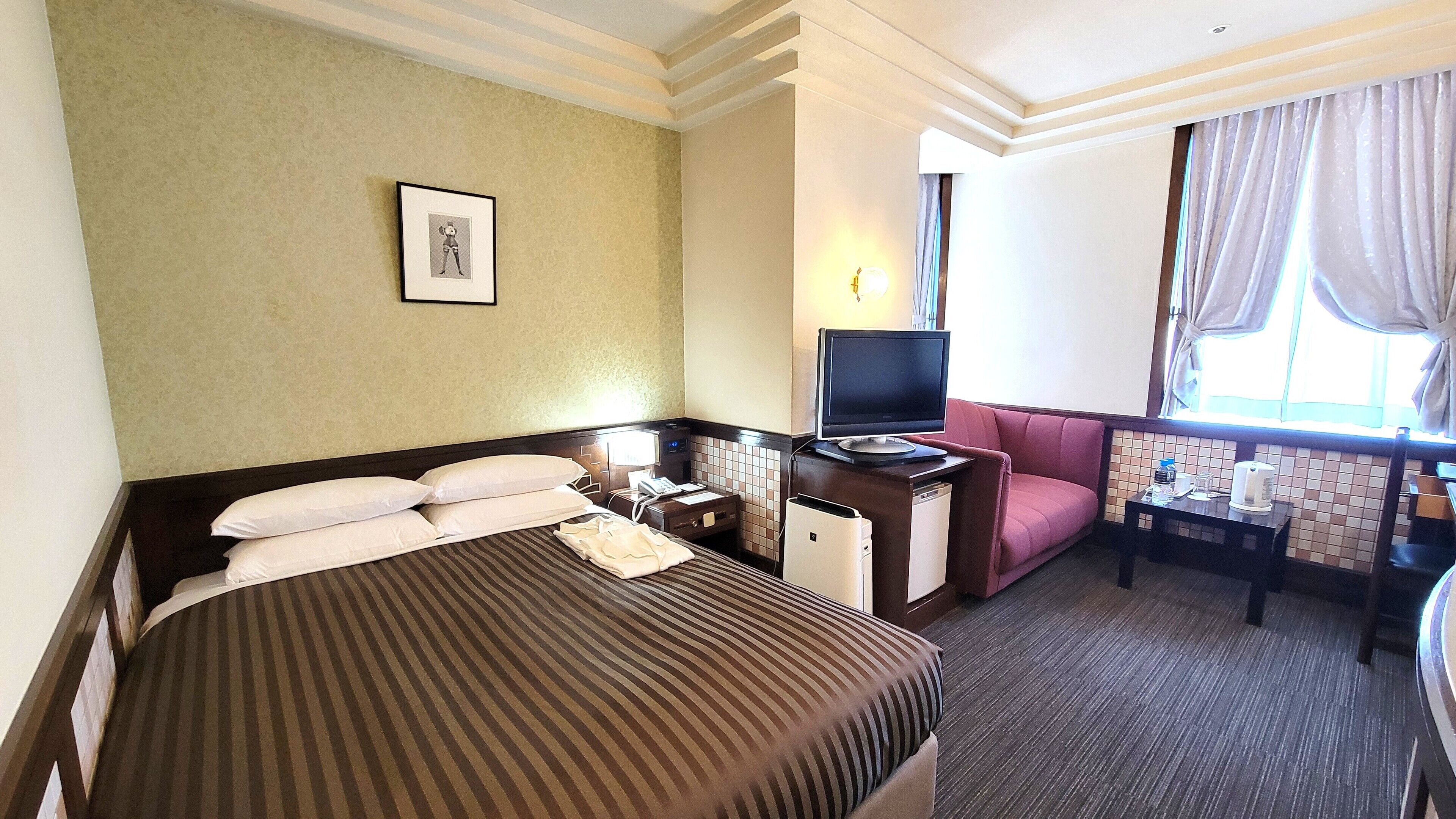 Desk, laptop workspace, free WiFi, bed sheets