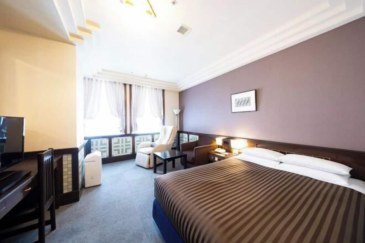 Bureau, Wi-Fi gratuit, draps fournis