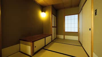 ู
ูุชุจ ูู
ุณุงุญุฉ ุนู
ู ูููู
ุจููุชุฑ ุงูู
ุญู
ูู ููุงู ูุงู ู
ุฌุงููุง ูู
ูุงุกุงุช ุฃุณุฑูุฉ