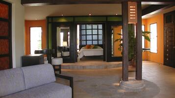 Télévision à écran plat de 32 pouces avec chaßnes par satellite