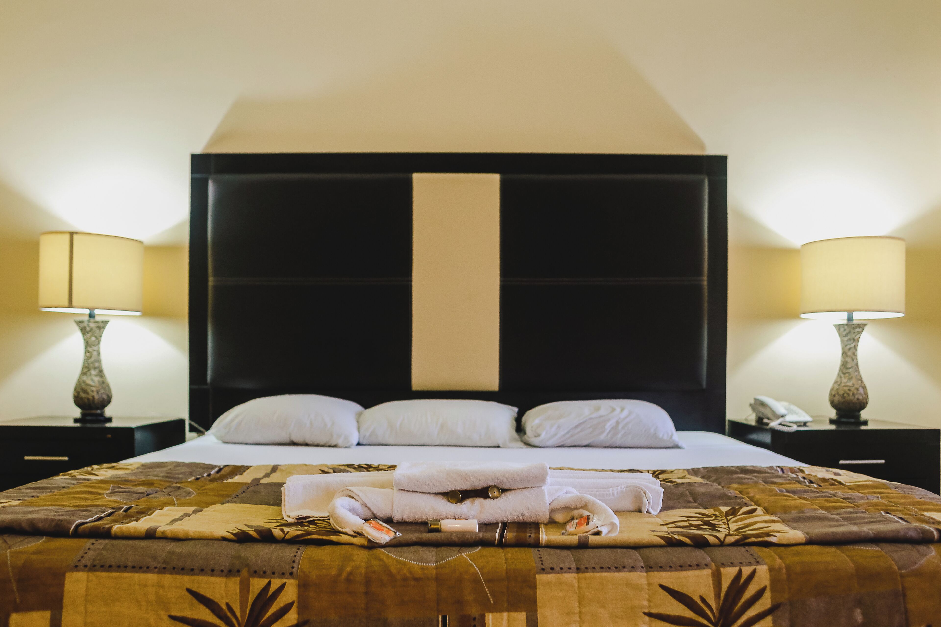 standard studio suite | desk, iron/ironing board, free wifi, bed sheets