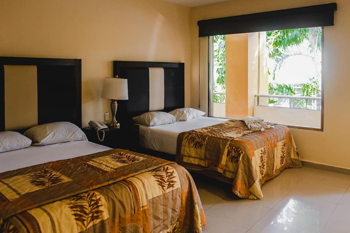 Deluxe Double Room | Desk, iron/ironing board, free WiFi, bed sheets