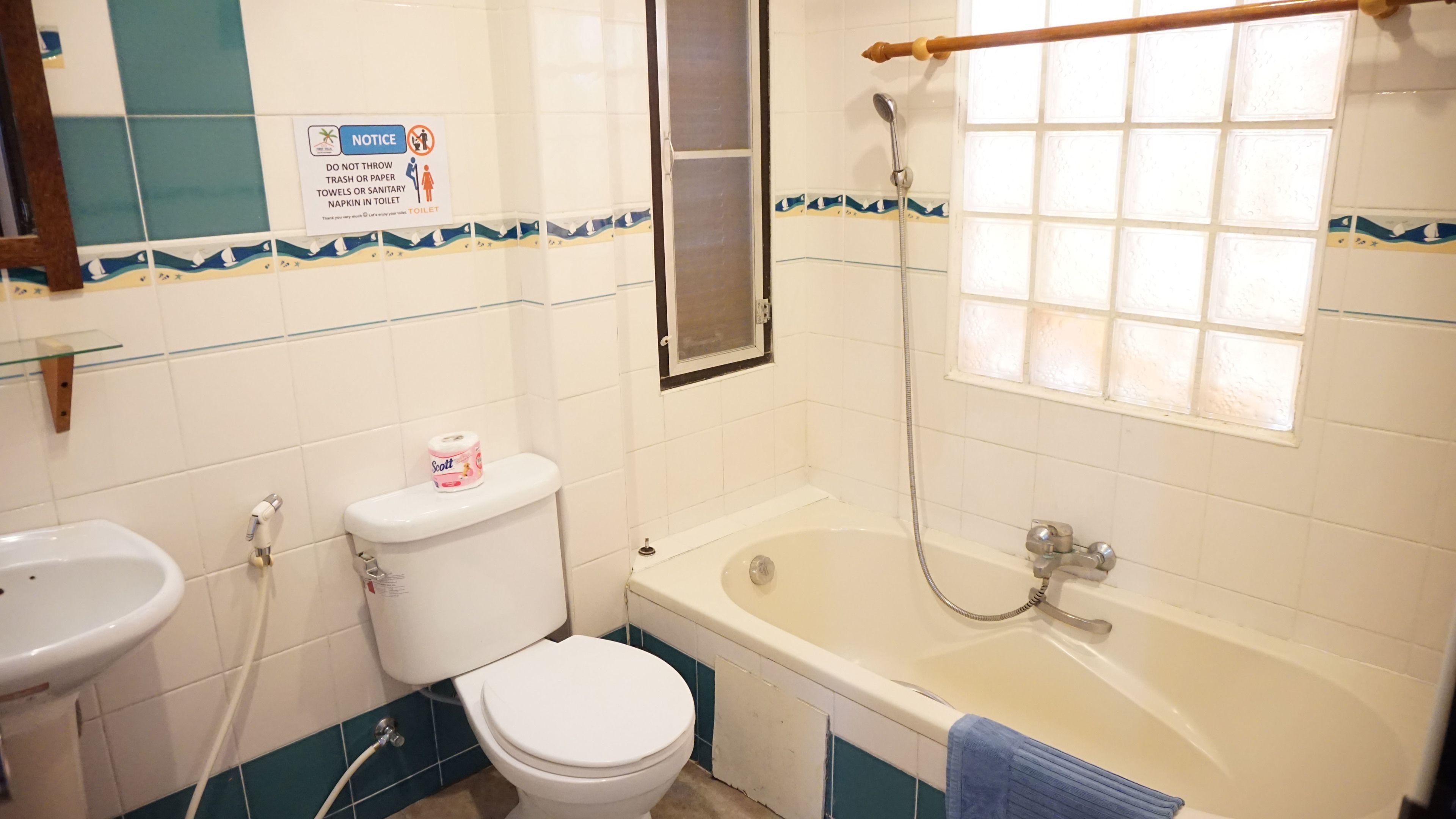 bungalow, non smoking, garden view | bathroom | free toiletries, hair dryer, towels