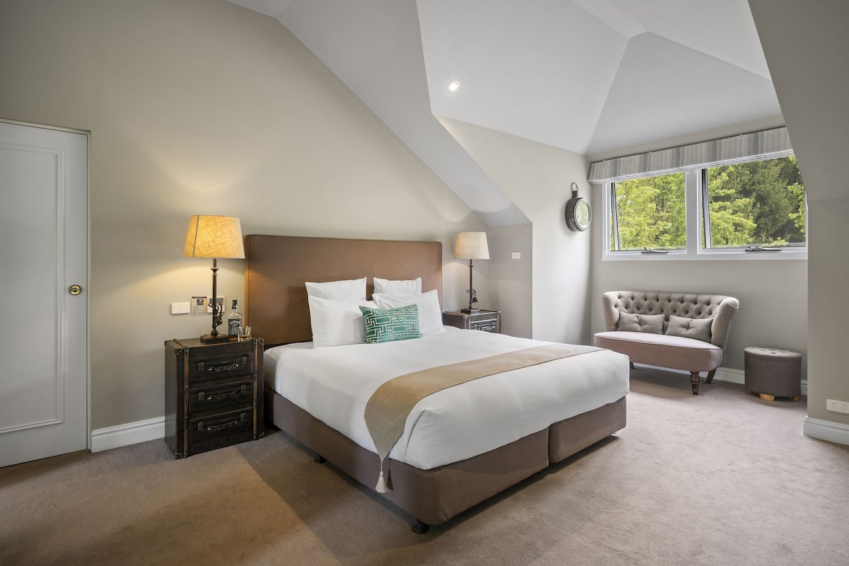 Loft Room | Premium bedding, minibar, in-room safe, desk