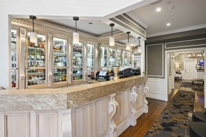 Bar (on property) - Parklands Country Gardens and Lodges (Blackheath)