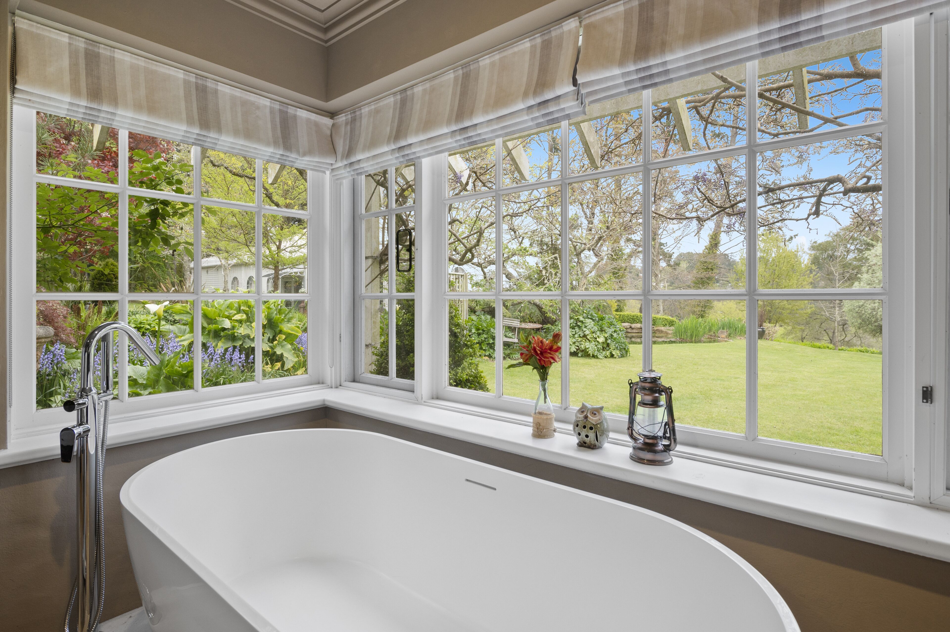 couples treatment room(s), body treatments, facials, massages