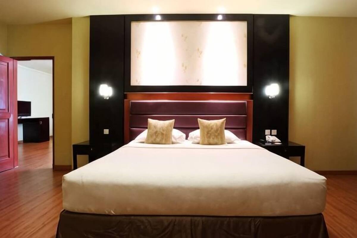 Caja fuerte, escritorio, wifi gratis y ropa de cama