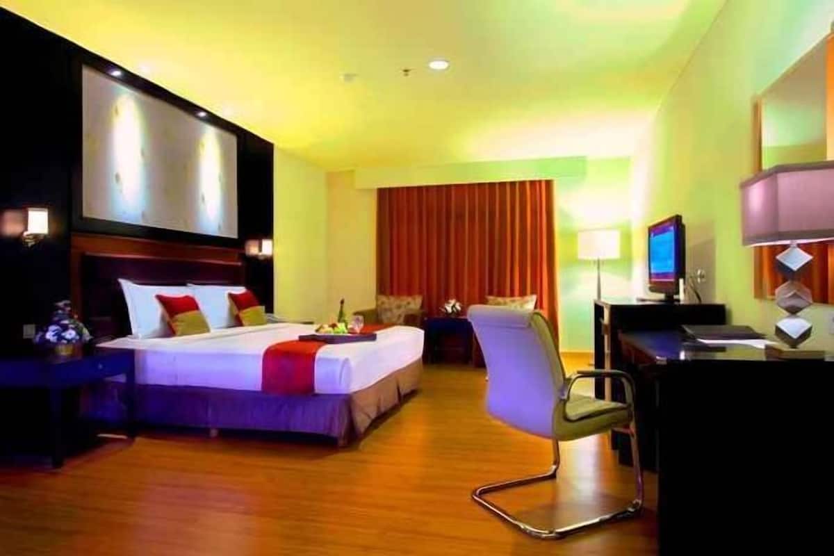 3 bedrooms, in-room safe, desk, free WiFi