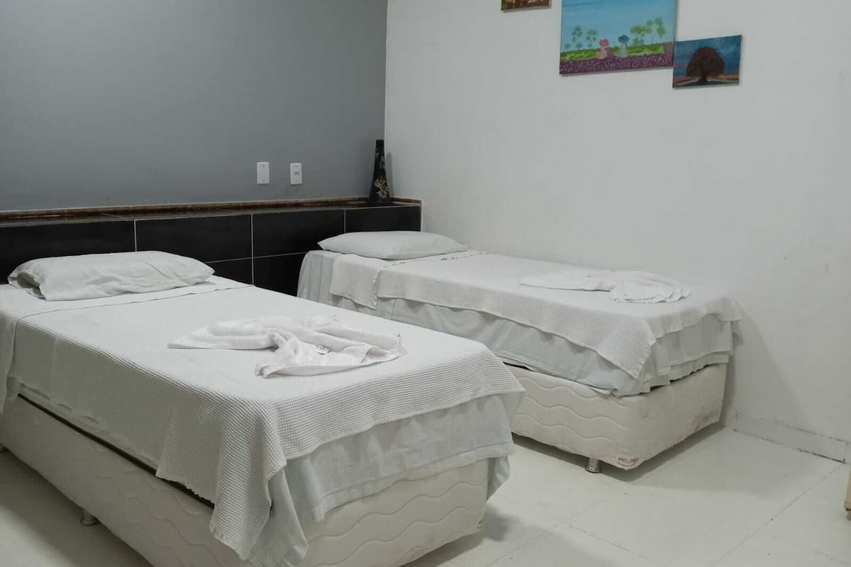 classic single room | wifi, bed sheets