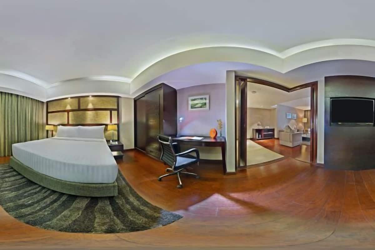 1 bedroom, premium bedding, down comforters, minibar