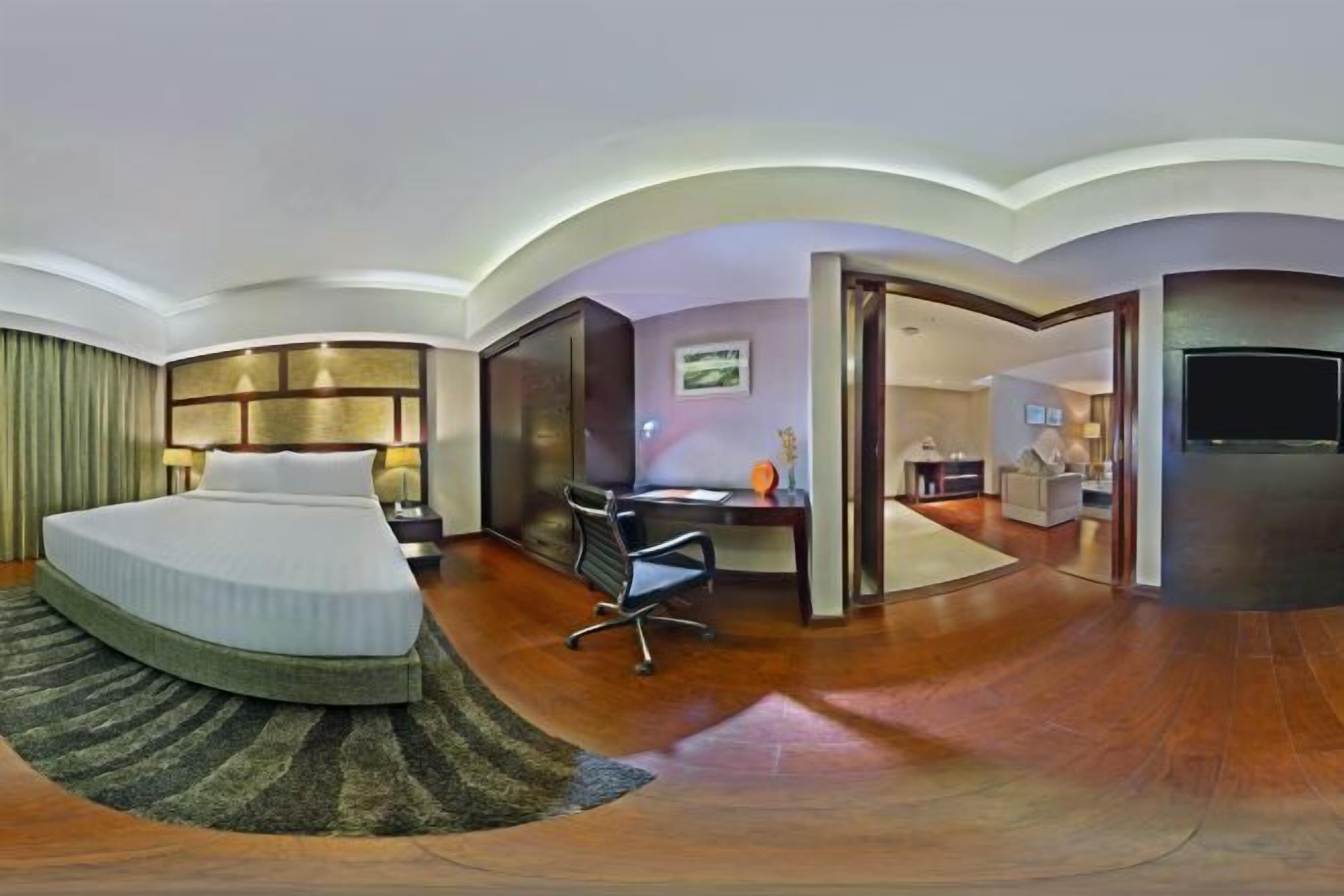 1 bedroom, premium bedding, down comforters, minibar