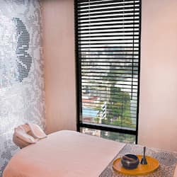 Couples treatment rooms, sauna, steam room, body treatments