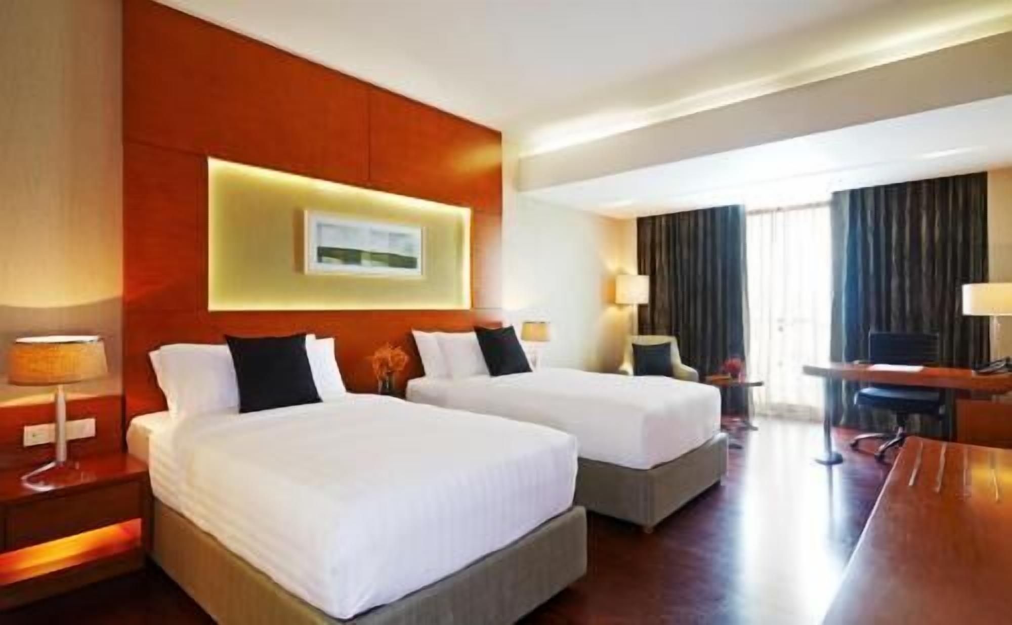 1 bedroom, premium bedding, down comforters, minibar