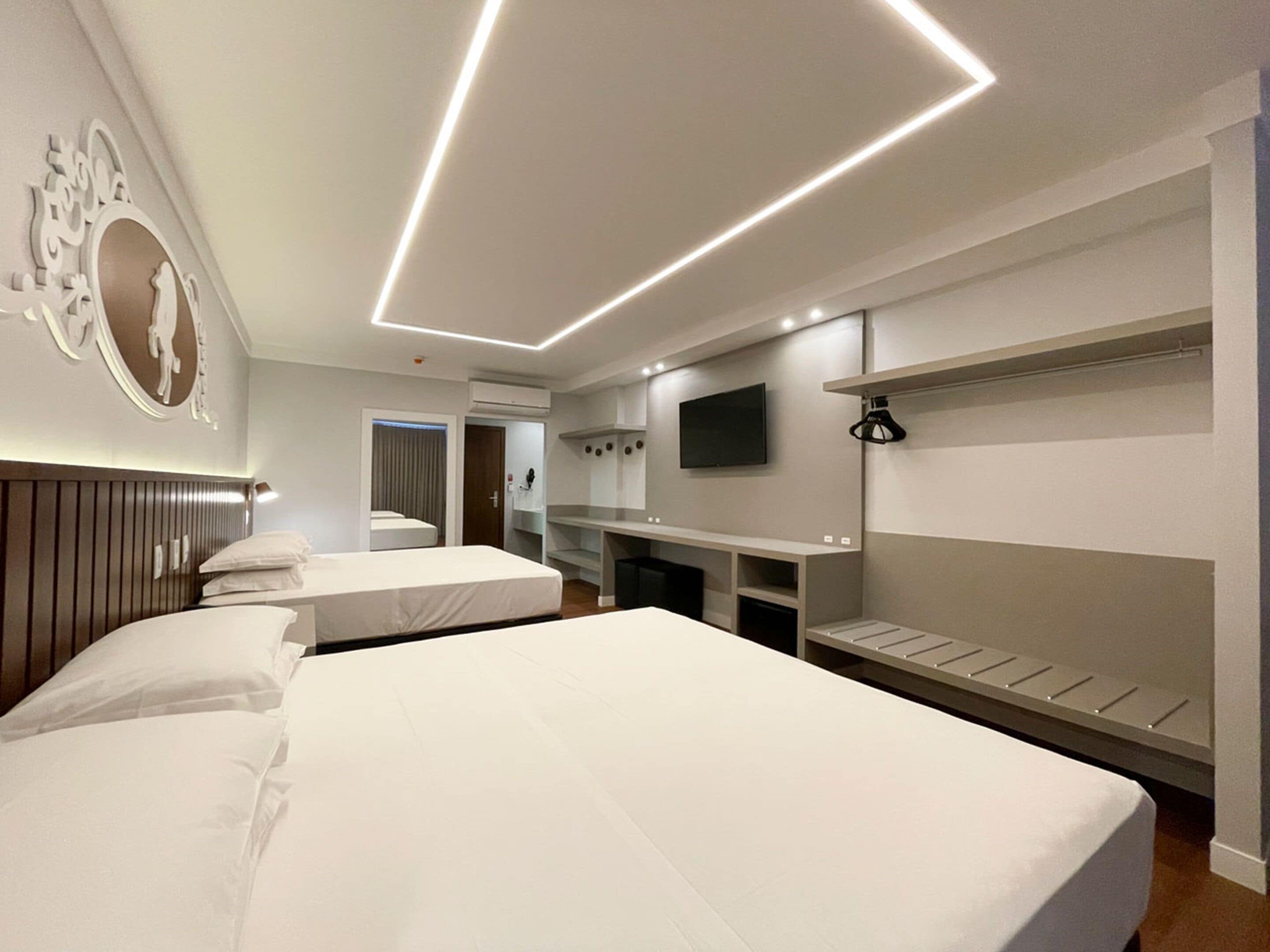 Quarto Prime | Frigobar, cofres nos quartos, Wi-Fi de cortesia, roupa de cama