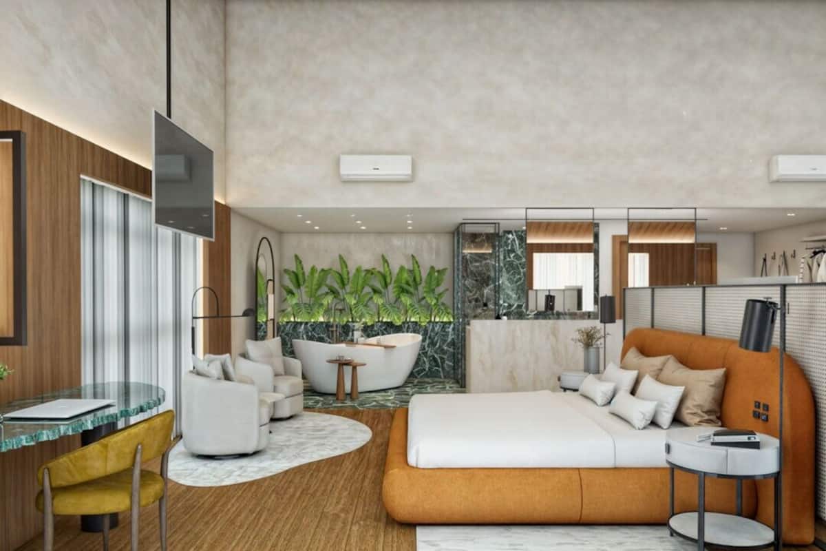 Minibar, in-room safe, WiFi (free), bed sheets