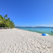 ホワイト ビーチ (西ヴィサヤ) - ツアーとアクティビティ | エクスペディア