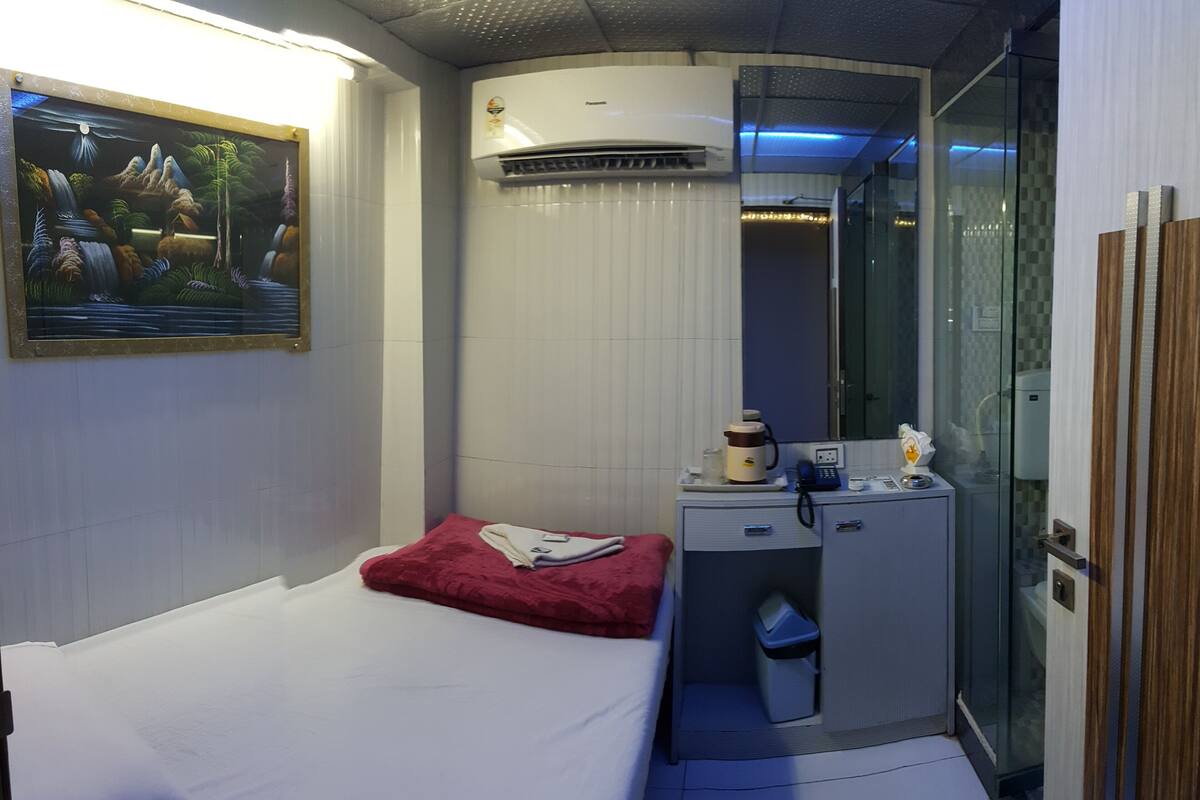 A/C Single Bed Deluxe Room | In-room safe, free WiFi
