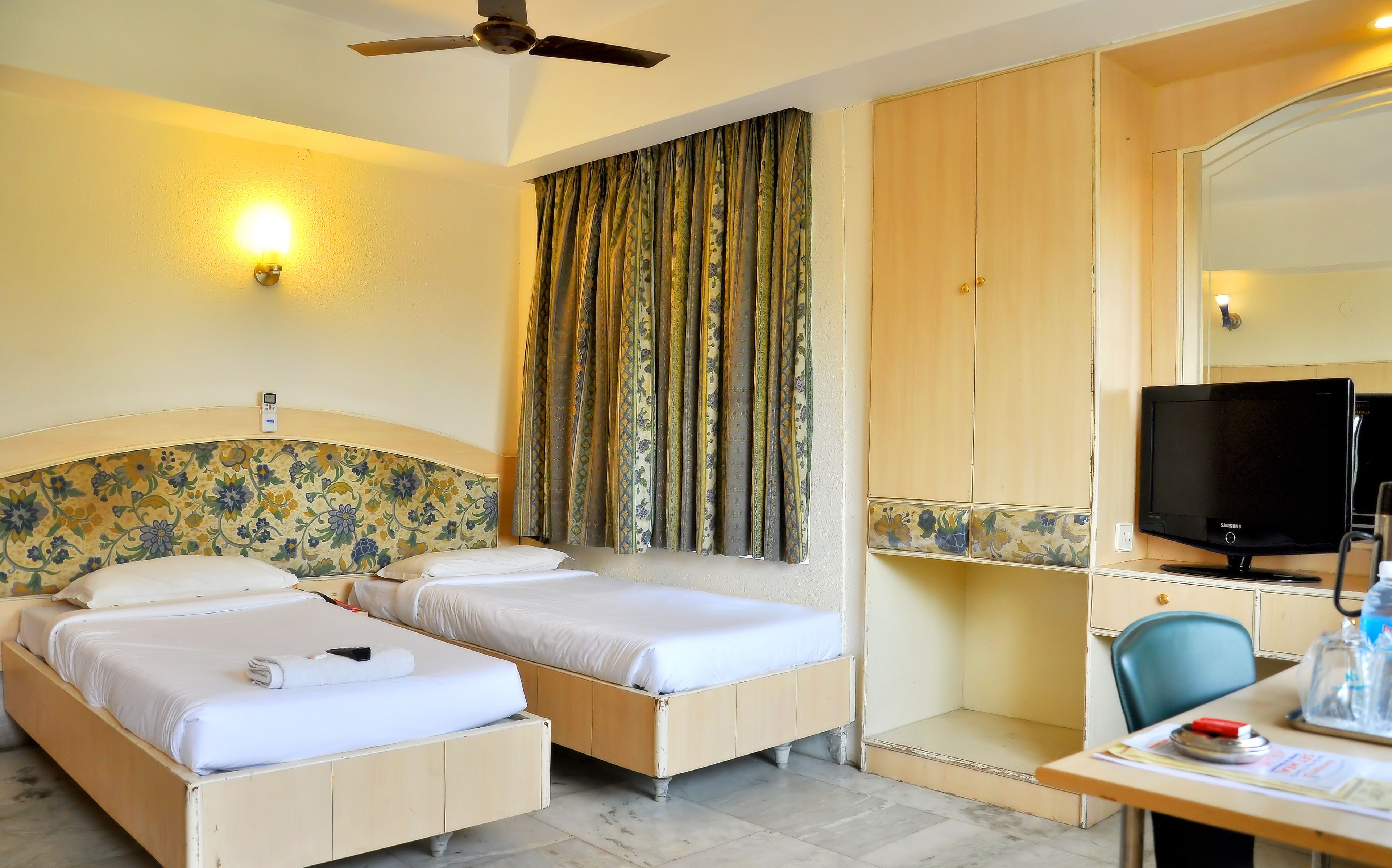 Photo - Nayagara Hotel