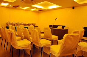 Meeting facility - Nayagara Hotel (Chennai)