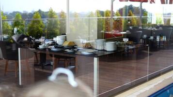 Daily buffet breakfast (IDR 75000 per person)