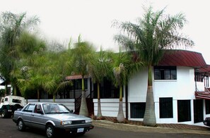 Front of property - Apart-Hotel Roma (Santiago)