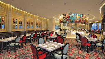 Daily cooked-to-order breakfast for a fee