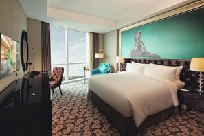 Minibar, in-room safe, desk, laptop workspace