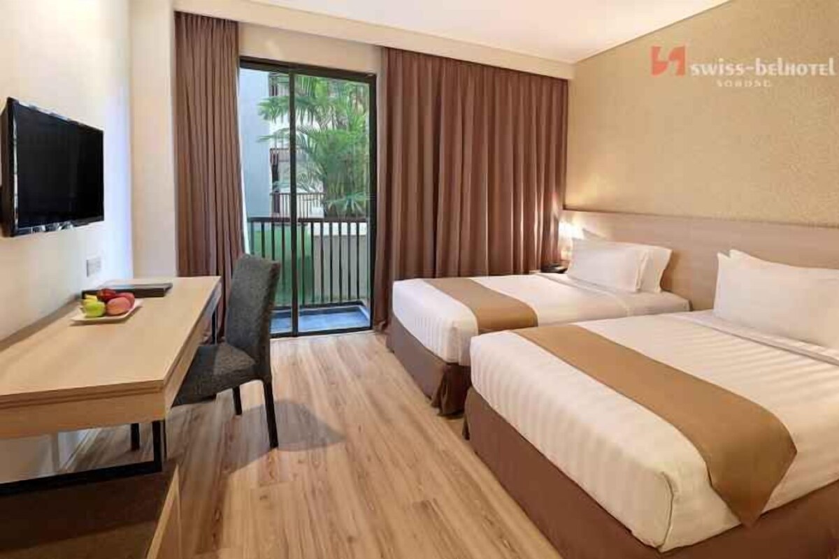 Hochwertige Bettwaren, Minibar, Zimmersafe, Schreibtisch