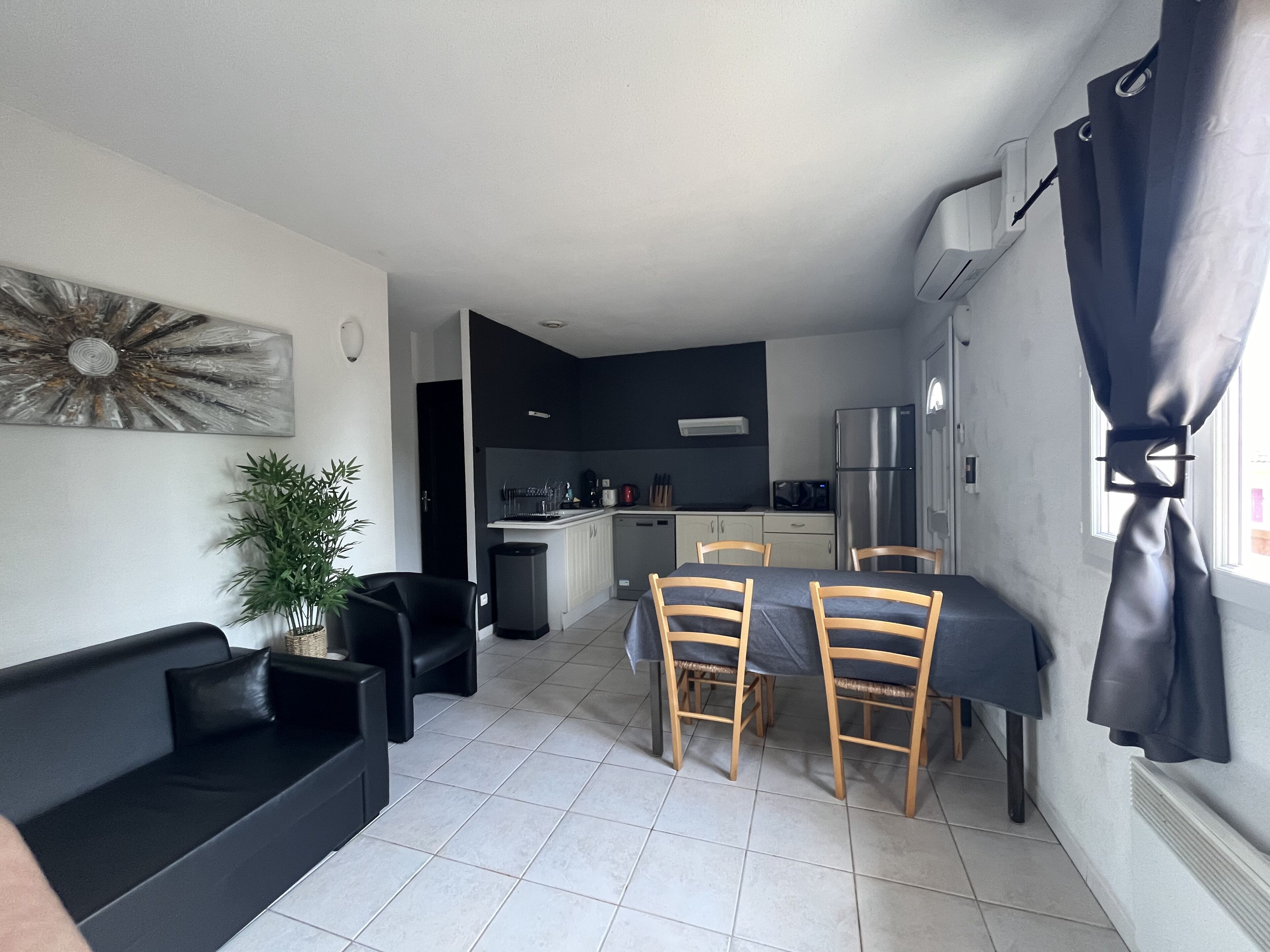 gîte, 2 bedrooms | living area | led tv, table football, ping pong, books