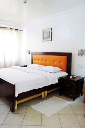 Standard-huone | Työpöytä, äänieristys, ilmainen Wi-Fi, vuodevaatteet