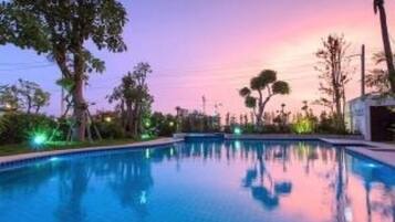 Kolam renang terbuka