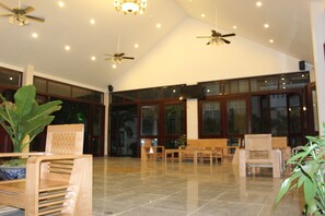 Check-in/check-out kiosk
