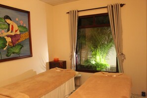 Sauna, hot tub, ruang uap, perawatan tubuh, hidroterapi, dan aromaterapi