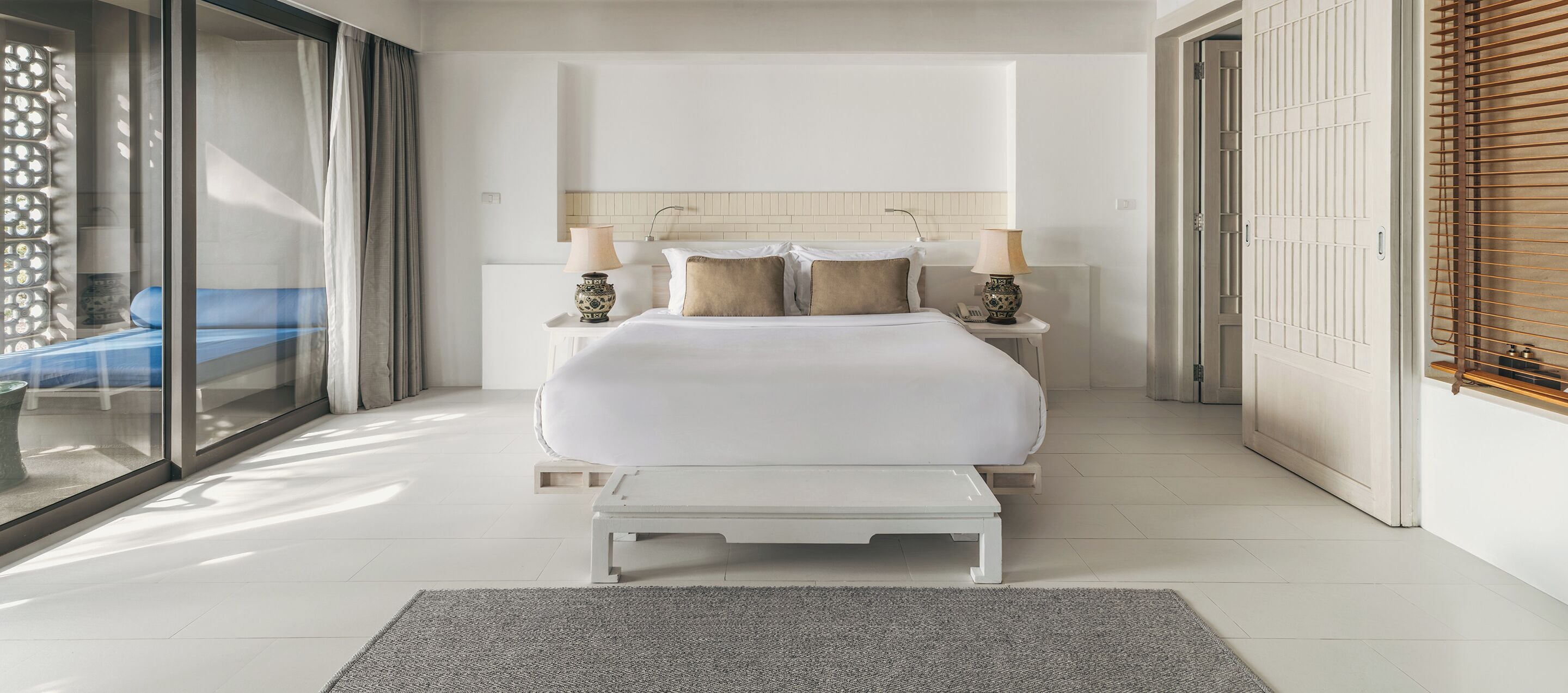 Beachfront Suite | Minibar, in-room safe, desk, blackout drapes