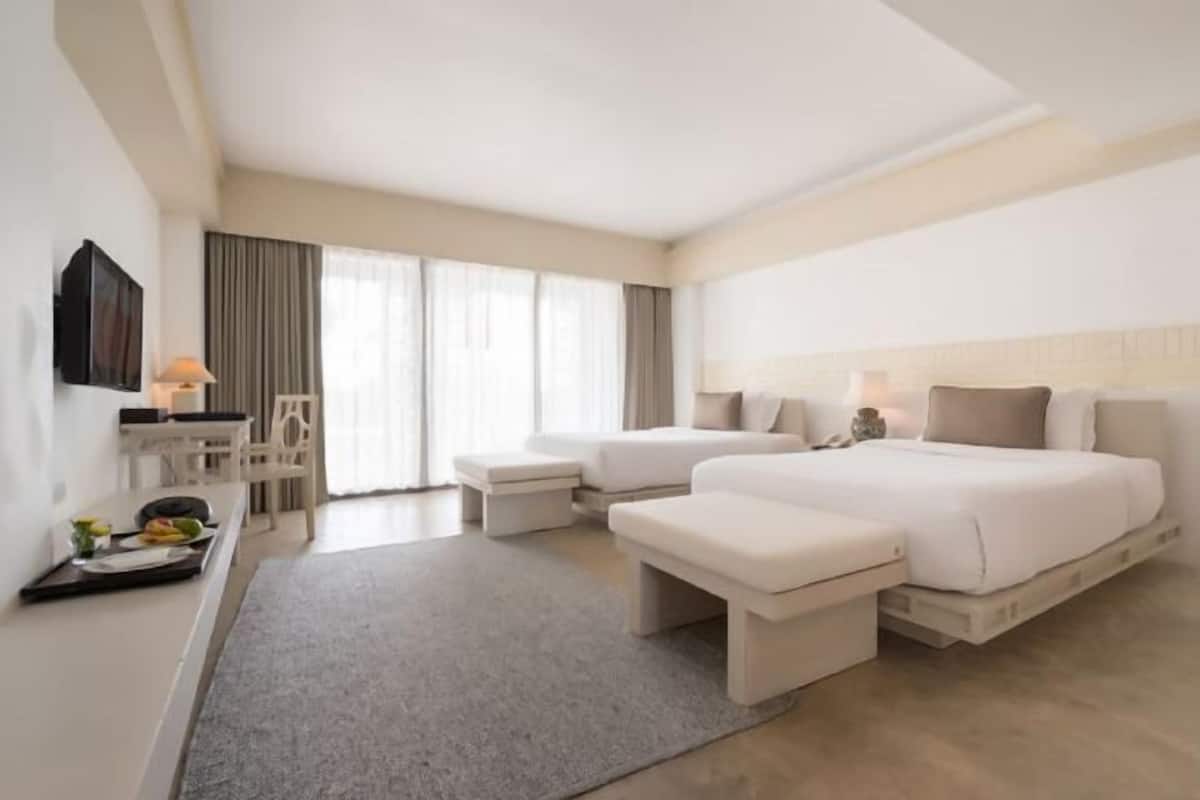 1 bedroom, minibar, in-room safe, desk