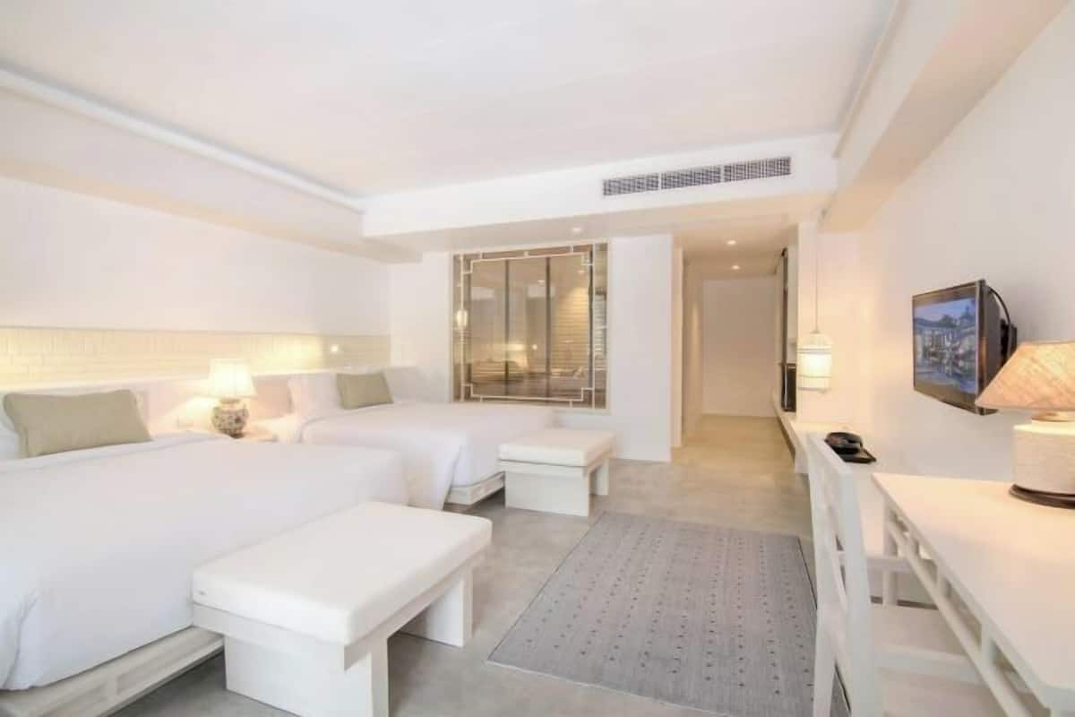 1 bedroom, minibar, in-room safe, desk