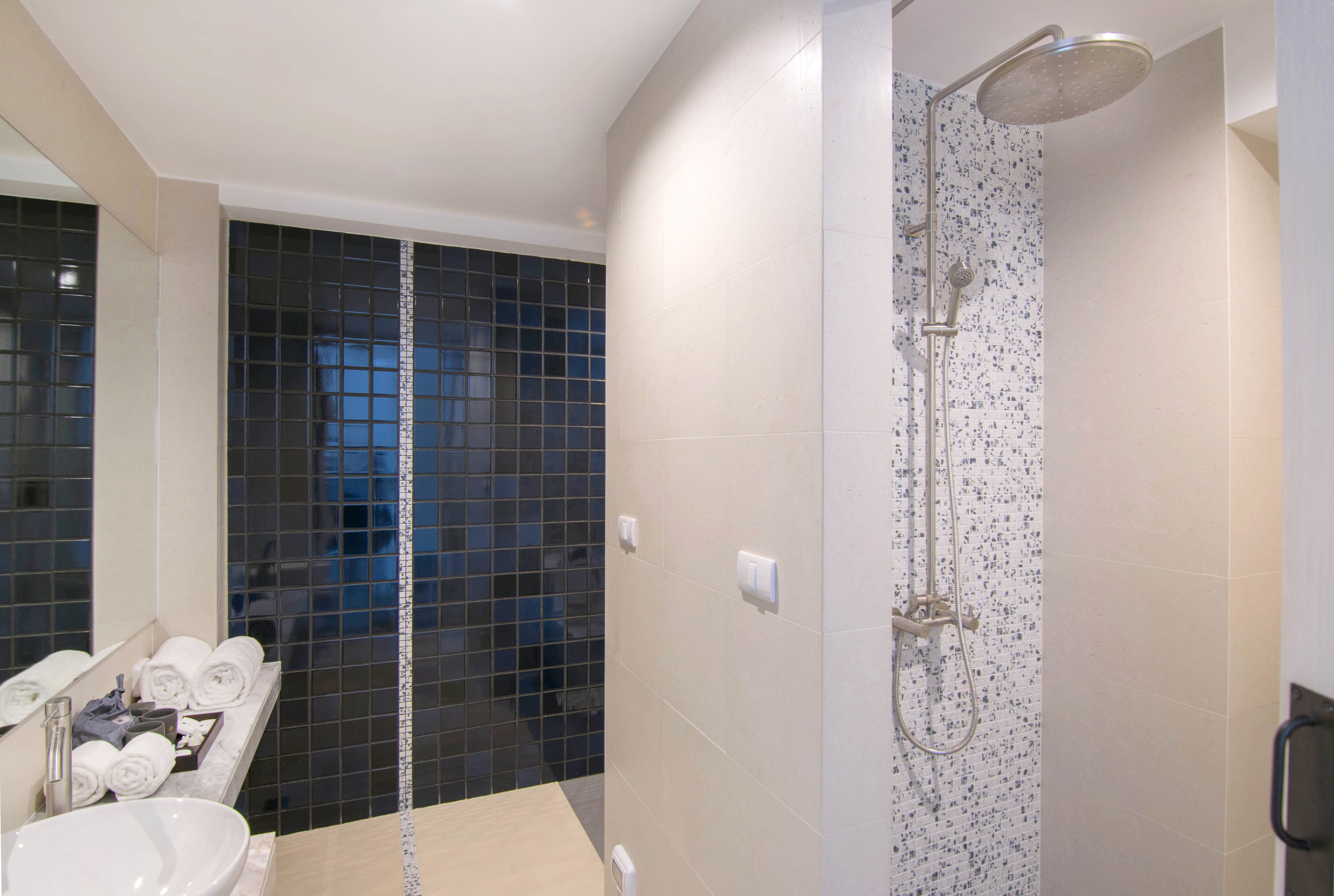 superior hillside | bathroom | free toiletries, hair dryer, bathrobes, slippers