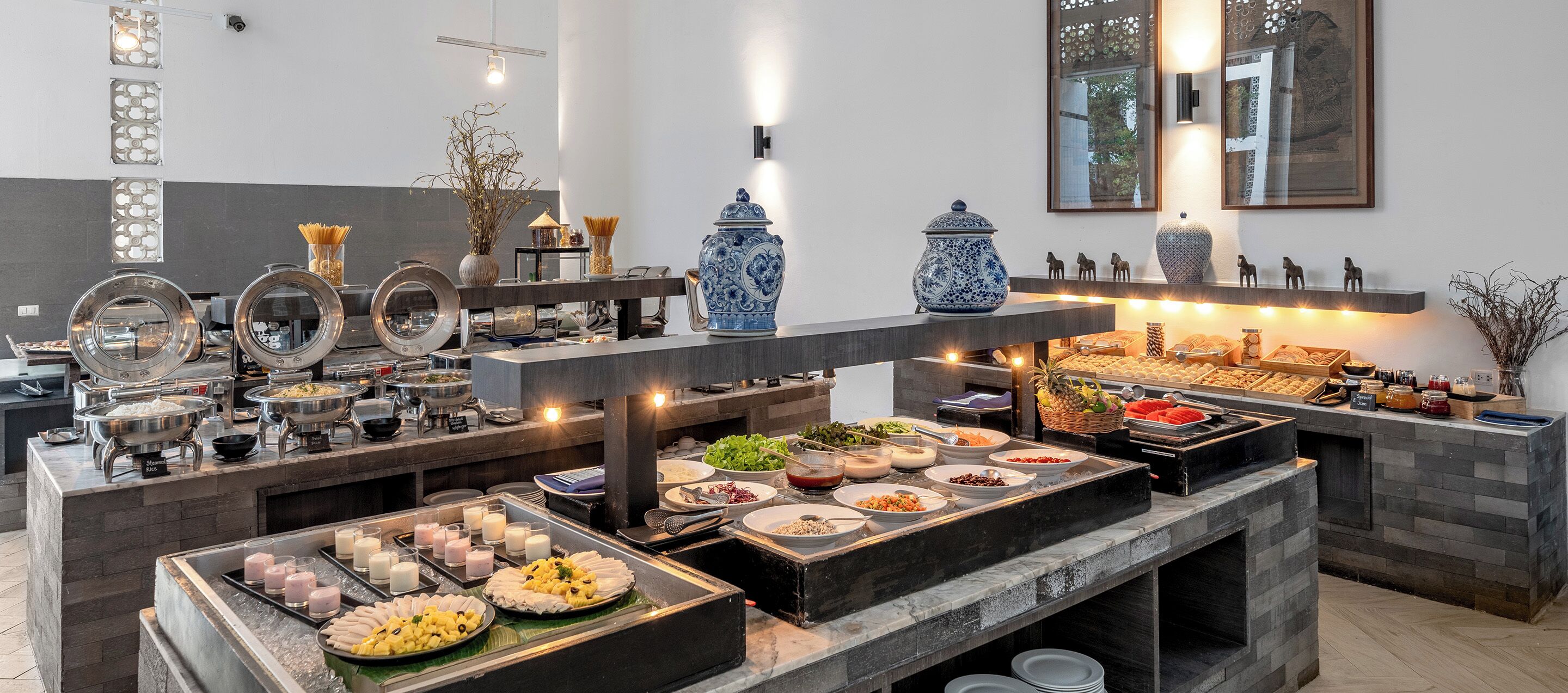 Daily buffet breakfast for a fee