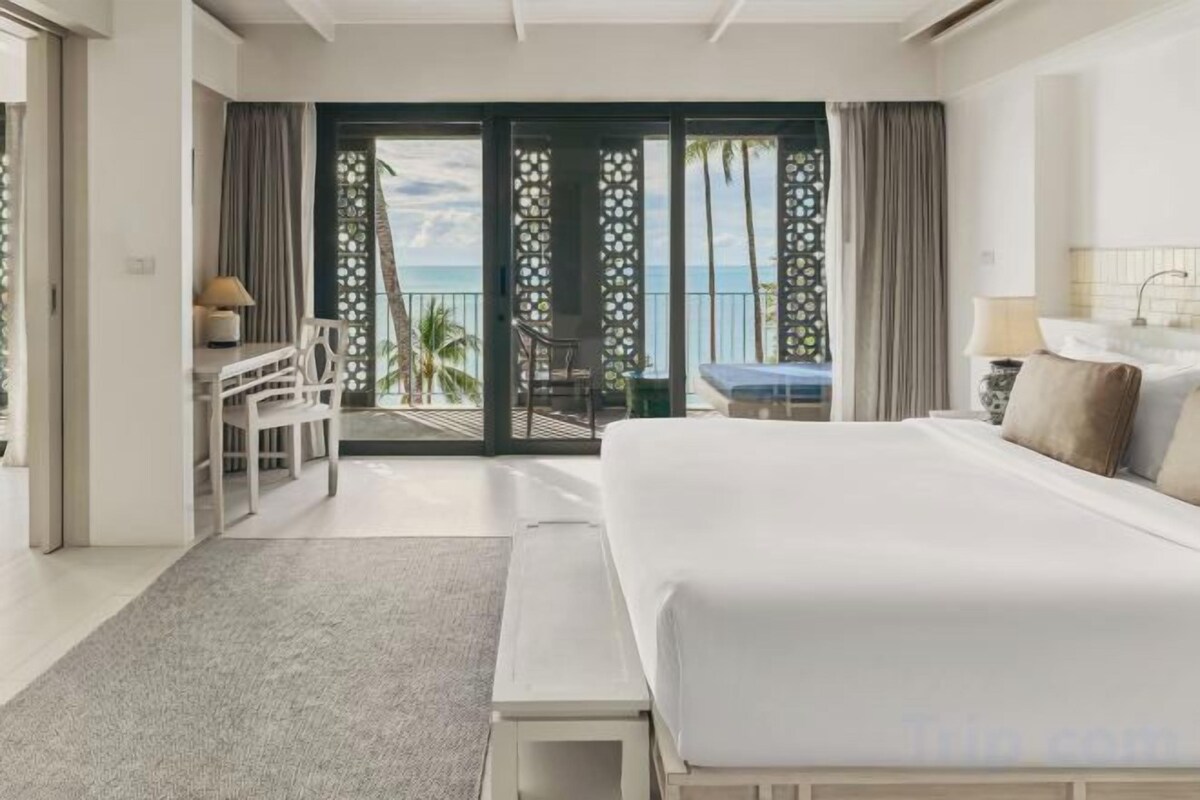 Beach Front Suite