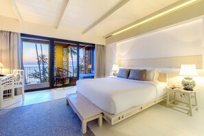 Beachfront Suite | Minibar, safe på rommet, skrivebord og blendingsgardiner
